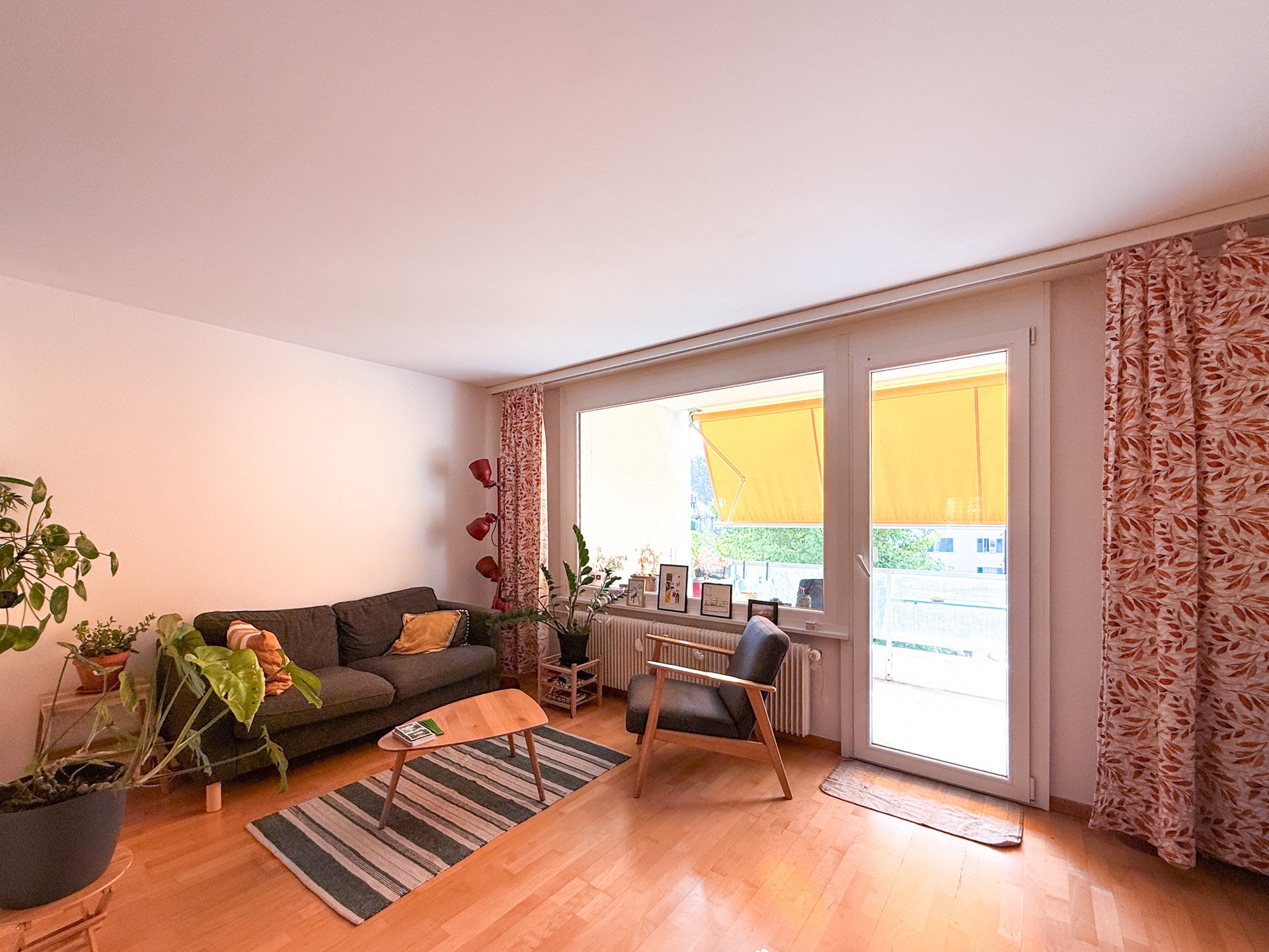 Mehrfamilienhaus Erlenweg 17, Wohnzimmer
