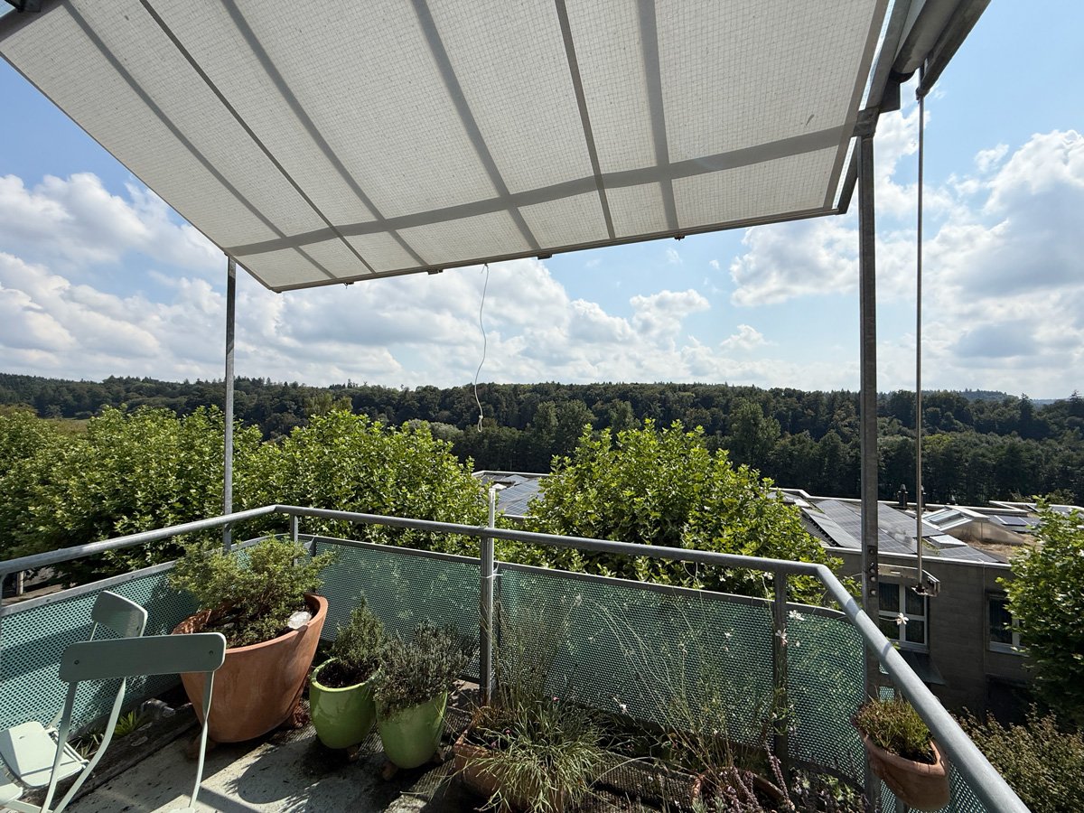 Balkon mit Sicht auf die Aare